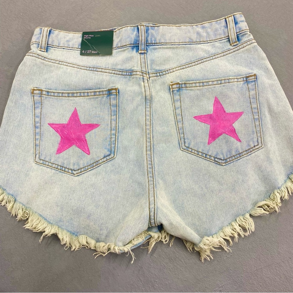 Size 4 wild fable Jean shorts never worn with hand painted stars